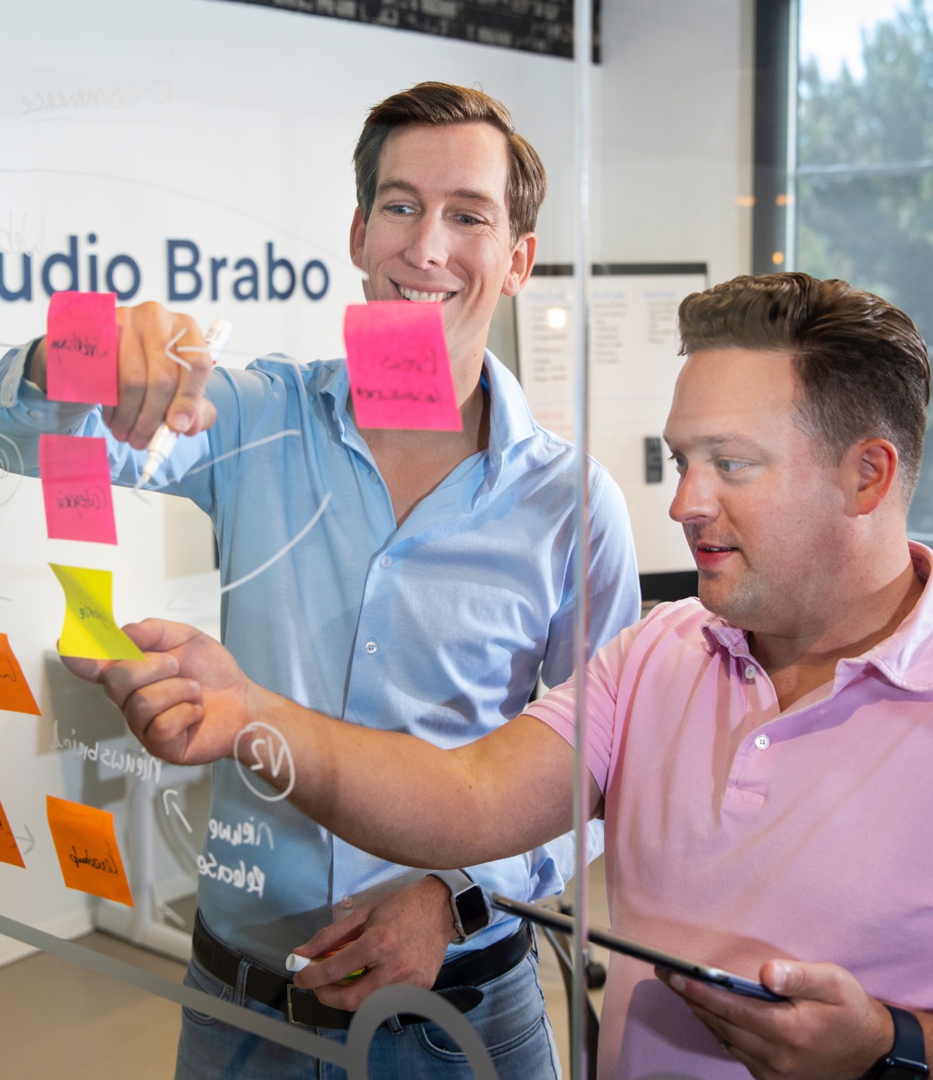 Internetbureau Studio Brabo brainstorm met team
