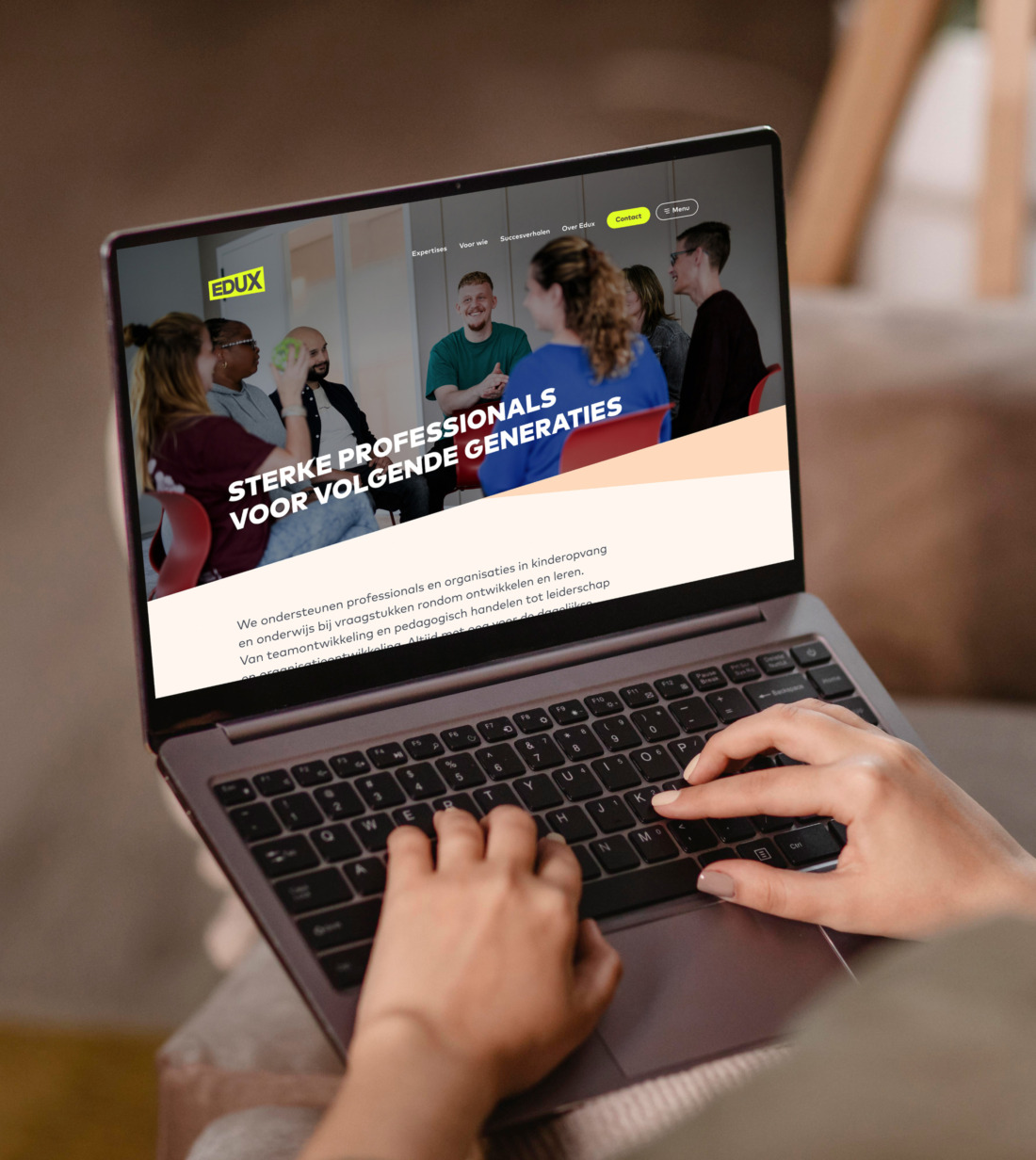 Website van onderwijsontwikkelaar Edux op een laptop, ontworpen door Studio Brabo